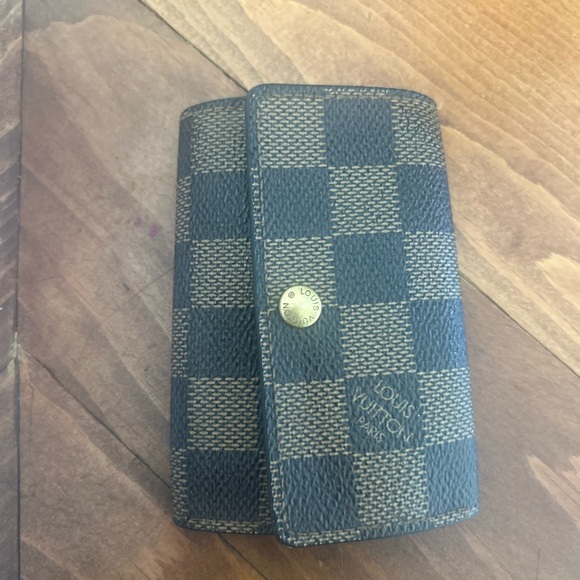 LV 6 Keyholder - Picture 4 of 8